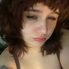 I need opinions! Snapchat. Is it weird for grown adults to still be using  it? Is it a 🚩?