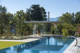 Gartenpavillon Minimalistischer Wintergarten Von Glas Marte Minimalistisch Glas Homify In 2020 Moderne Pools Modernes Poolhaus Glaspool