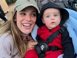 Rafa Brites compartilha fotos de viagem em família para a Disney