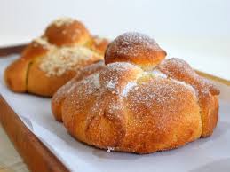 Pan De Muertos Por Sonia Ortiz Receta En 2020 Pan De Muerto Pan De Muerto Receta Recetas De Comida