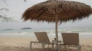 Purple leaf 10ft patio umbrella outdoor square umbrella large cantilever umbrella windproof offset umbrella heavy duty sun umbrella for garden deck pool patio, brick red 4.5 out of 5 stars 190 $579.00 $ 579. Two White Sun Loungers Site Arkivvideomateriale 100 Royaltyfritt 7785016 Shutterstock