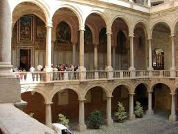 Il professore giovanni carnevale, laureato in storia e archeologia cristiana, in trenta anni di studi con decine di pubblicazioni, ha ormai dimostrato che. Cappella Palatina Di Palermo Esterno