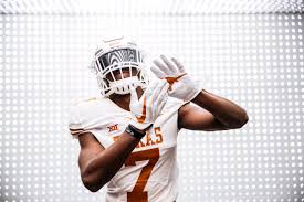Anna kasemaa < kaschan and 5 others; World Championship Finalist Anna Elendt Verbally Commits To Texas