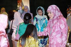 Hun er det andre barnet til hakim mazhar mohd johar og fauziah. Sultan Hassanal Bolkiah And Queen Saleha Current Events 1 July 2005 Page 4 The Royal Forums