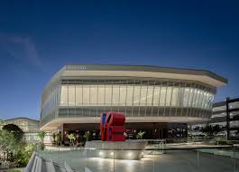 The center is highlighted by a mix of over 300 stores, including apple, adidas, gucci, louis vuitton, nordstrom & zara. Aventura Mall Advertising And Media Turnberry Media
