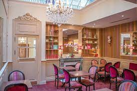 Dans votre salon du 176, cours de la marne, à moins de 5 minutes à pied du tram tauzia, vous mettez le cap sur l'élégance à coup de coupe, voir la fiche. Salon De The Picture Of Miremont Bordeaux Tripadvisor