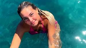 Aycan Yanac Pembe Bikinili Pozuyla Hayranlarini Mest Etti Pembe Instagram Tatiller