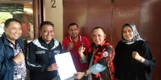 Media pemuda pancasila menyajikan berita di indonesia serta berita terkait ormas pemuda pancasila terkini, kabar harian terbaru terlengkap dan terpercaya. Sekum Mpw Pemuda Pancasila Resmi Serahkan Sk Caretaker Mpc Pp Kabupaten Takalar Koran Makassar