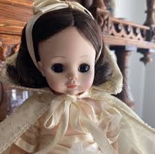 Madame Alexander-Snow White 14”