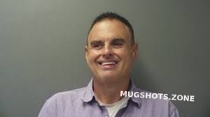 Daryl Vess's Instagram, Twitter & Facebook