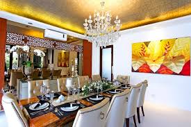 Found On A 600sqm Lot The Three Storey Celebrity Home Of The Kapamilya Actress Has A Classic House And Home Magazine 10 Seater Dining Table Dining Area Design