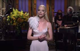 She made her debut in the fantasy series atlantis (2015). Snl Anya Taylor Joy Pokes Fun At The Queen S Gambit Chess Craze