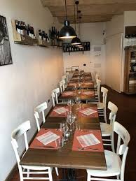 Il 12 aprile inizieranno le riprese della serie tv de le fate ignoranti e contare i giorni è cosa buona e giusta. Le Fate Ignoranti Corciano Via Palazzuolo 35 Restaurant Reviews Photos Phone Number Tripadvisor