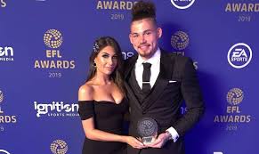 Footballer at @leedsunited and @england ⚽️ represented by palm sports management #palmsportsmanagement www.facebook.com/officialkalvinphillips. Rxje60v 0tsb0m
