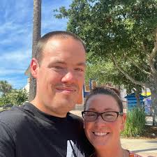 What are the best food options at Treasure Island in Las Vegas?