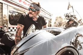 Il s'agira du 49eme album studio de johnny ! Johnny Hallyday L Histoire Cachee De Son Titre Inedit Deux Sortes D Hommes