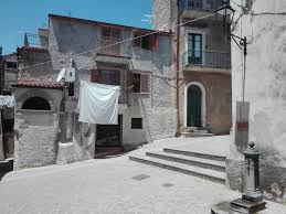 Si parte dal porto verso le ore 07,45, iniziando un viaggio che dura circa 4 ore. Sulla Piazzetta Nel Centro Storico Di Camerota Camerota Updated 2021 Prices