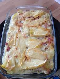 Tartiflette De Savoie 1 Reblochon Demi 1 2 Kg Pommes De Terre 1 Tranche De Jambon Fume Ou Lardons Ou B Recette Tartiflette Recettes De Cuisine Recette