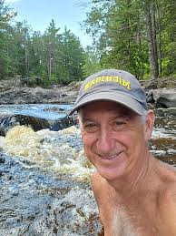 Hello from Chicago (Summer and Fall) and Palm Desert California (Winter and  Spring). 72(!), but definitely don't feel it and hopefully don't look it.  🙄😂 Including a few pics of me from