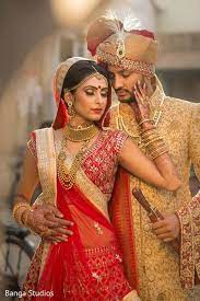 Gujarat India Hindu Wedding By Banga Studios Post 7610 Indian Wedding Photography Poses Indian Wedding Poses Indian Wedding Couple Photography
