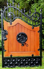 Pin By Peter Gottschalk On Brama Kuta Schmiedeeisentor Cancelli In Ferro Battuto Portails Entry Gate Entrance Gates Design Metal Gate Door Iron Gate Design