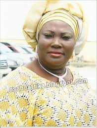 Folorunsho alakija (born 15 july, 1951) is a nigerian billionaire businesswoman and philanthropist. What You Shouldn T Do To Your Husband If You Are Richer Than Him Lagos Society Lady Alake Oshun Speaks On Folorunsho Alakija Asabeafrika