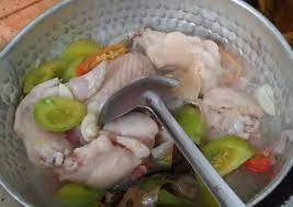 Garang asem adalah olahan daging ayam berkuah asam segar dan pedas yang dibungkus dalam bungkusan daun pisang berbentuk tum. Cara Memasak Sayur Garang Asem Praktis No Kukus Praktis