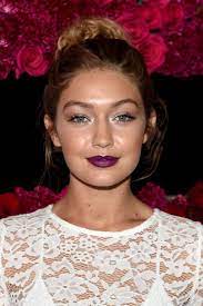 Gigi Hadid Wears The Most Flawless Lipstick Color You Won T Be Able To Stop Thinking About Beauty Hair Beauty Makeup Looks