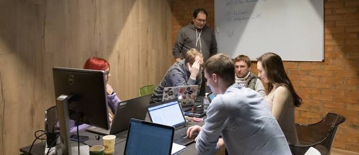 How to Build a Software Development Team: Full Guide