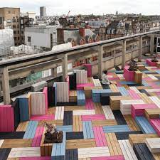 Ushbu axborot tizimi ma'muriy boshqaruv, o'quv jarayoni, ilmiy faoliyat va moliyaviy boshqaruv va statistika axborot tizimlarini o'z ichiga olgan. Studio Weave Dezeen Hot List 2016