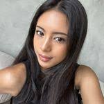 Amanda Marett's Instagram, Twitter & Facebook