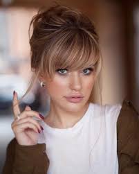 Prom Hairstyle 2018 Hairstyle Prom Hairstyle Hairstyles Prom Shortpromhairst In 2020 Hairstyles With Bangs Long Hair With Bangs Prom Hairstyles For Short Hair
