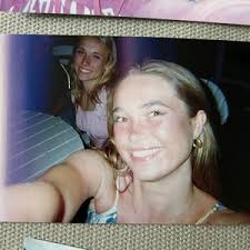 HAILEY VOSS (@haileyvoss_)