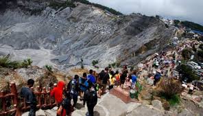 Asal mula tangkuban perahu bandung. Destinasi Wisata Tangkuban Perahu Bandung Yang Wajib Dikunjungi