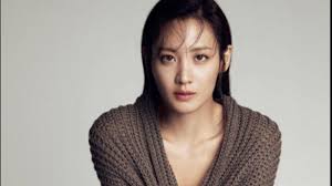Many fans are super upset with the fact that claudia kim was casted as nagini, but jk rowling's response pretty much put all the. Pemeran Nagini Dalam Film Fantastic Beast Claudia Kim Umumkan Hamil Anak Pertama Tribunnews Com Mobile