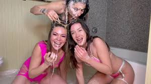 3 girl puke party - PORNORAMA.COM