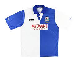 Rovers también tuvo problemas en la liga de campeones y terminó último de su grupo con solo cuatro puntos. Blackburn Rovers 1995 96 Heimtrikot