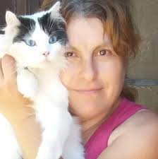 TU CASA, ES TU REFLEJO" Un hogar que está sucio, lleno de desorden y  acumulación de cosas....no es un lugar feliz para vivir.. Tiene energía  negativa y las personas que viven en