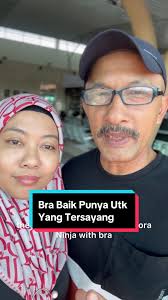 Sayangi org tersayang sebagaimana @Mohd Azis Ngah sayangkan Anida, dia nak  belikan lagi Aulora Seamless Bra for me. Eh..! #yanidasini #mompreneur  #momfluencer #azisanida #youcansitwithus ...