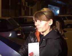 A împins la costin georgian o față în față metroului când metroul intră pe peron, față de la costin georgian a reușit să scape și a fugit ! Femeia Care A Ucis O Tanara La Metrou Condamnata Definitiv Ziarul National