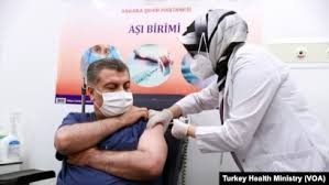 Türkiye'nin en temel sorunu daha doğrusu ak parti döneminin en temel sorunu ile bir kez daha karşı karşıyayız. Fahrettin Koca Acil Kullanim Onayi Ile Cin Asisi Yaptirdi