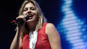 Contrairement aux cinq dernières années, l'événement n'a pas eu lieu à nîmes. Louane En Lice Pour La Chanson De L Annee Sur Tf1