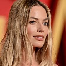 Erica Curci's Instagram, Twitter & Facebook