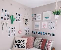 30 Awesome Minimalist Dorm Room Decor Inspirations On A Budget Dorm Room Decor Wall Decor Bedroom Room Inspiration