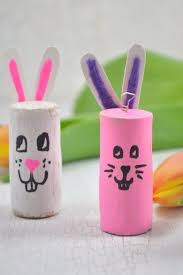 Osterhasen Aus Korken Mit Bildern Basteln Osternest Basteln Fruhlingsblumen Basteln