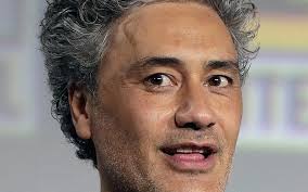 Taika david cohen onzm (born 16 august 1975), known professionally as taika waititi /ˈtaɪkə waɪˈtiːti/ (listen), is a new zealand film and television director, producer, screenwriter, actor. Director Taika Waititi Far Right Threat Makes Satire More Relevant Than Ever Jewish News