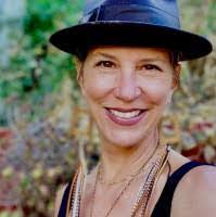 Gayle Mann's Instagram, Twitter & Facebook