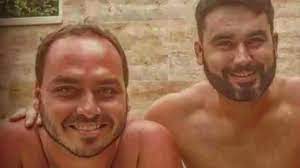 Carlos Bolsonaro Ataca Randolfe Insinuando Que Senador E Gay Engoliu A Varinha