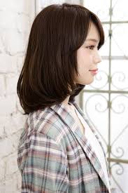 内巻きカールできれいに伸ばすソフトなaラインシルエット minx 青山店のヘアスタイル ヘアスタイリング ロングヘア ヘアスタイル