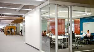 Desain interior desain interior kantor minimalis disalurkan dengan baik pada sisi interiornya. Desain Interior Kantor Minimalis Blog Qhomemart